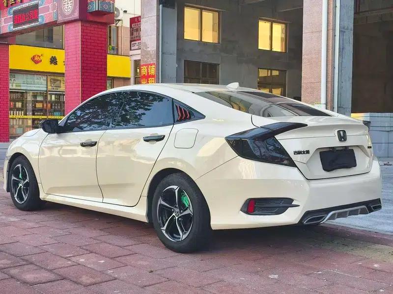 2016 Civic 180TURBO CVT Comfort Edition — миниатюра 4