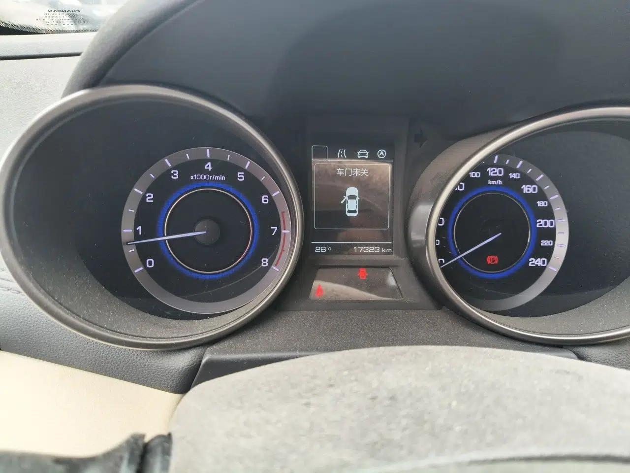 CHANGAN Eado 2016 1.6L Manual Fashion Edition — миниатюра 11
