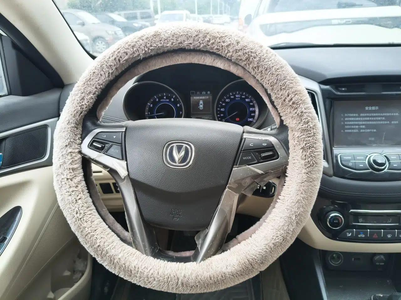 CHANGAN Eado 2016 1.6L Manual Fashion Edition — миниатюра 10