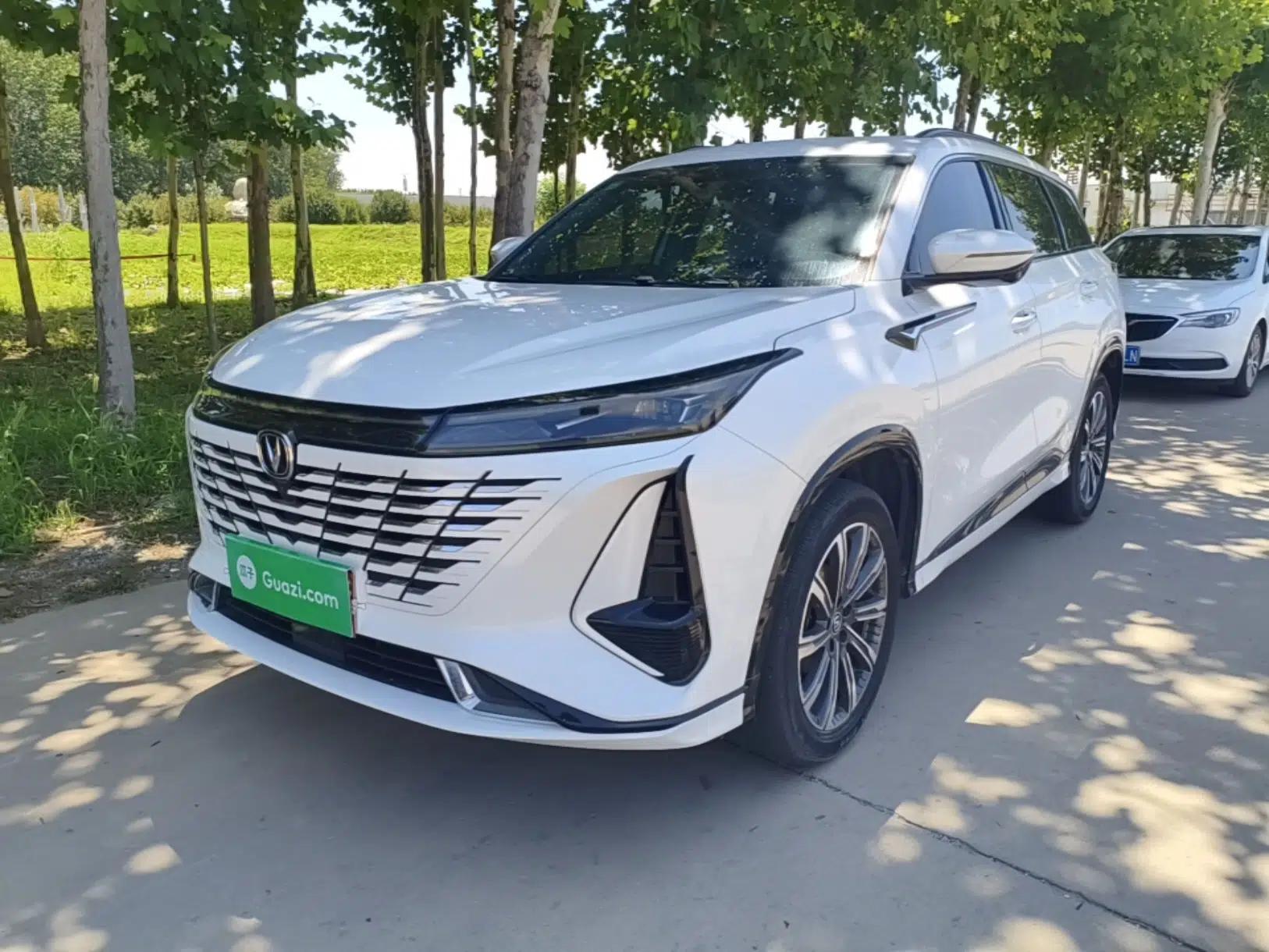 CHANGAN CS75 PLUS 2023 3rd Generation 1.5T Automatic Prestige Model — миниатюра 1