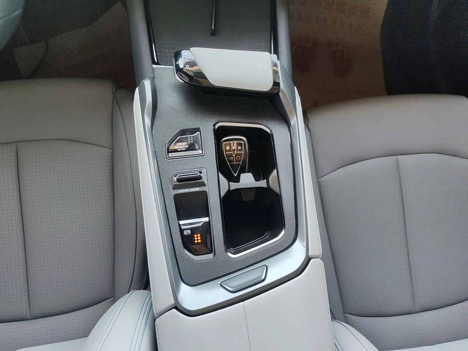 CHANGAN UNI-T 2023 Second-Generation 1.5T Prestige Model — миниатюра 16