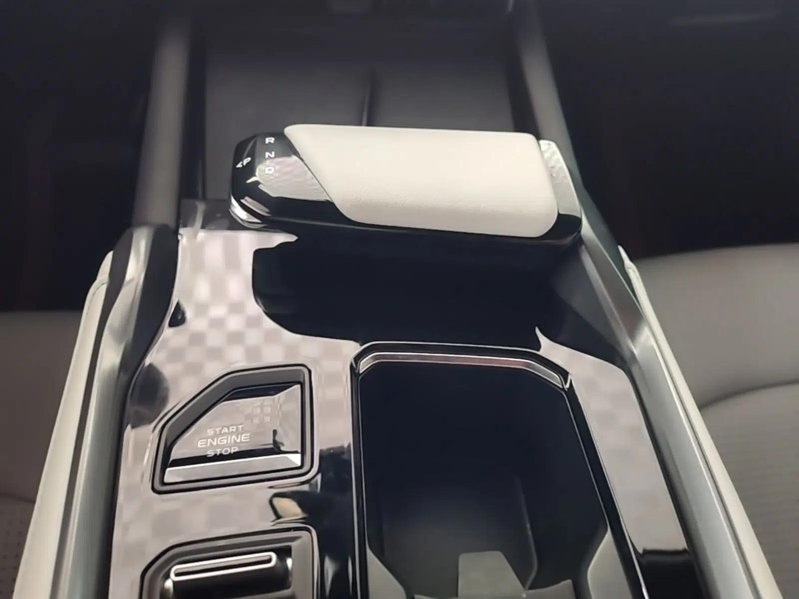 CHANGAN UNI-T 2023 Second-Generation 1.5T Prestige Model — миниатюра 16