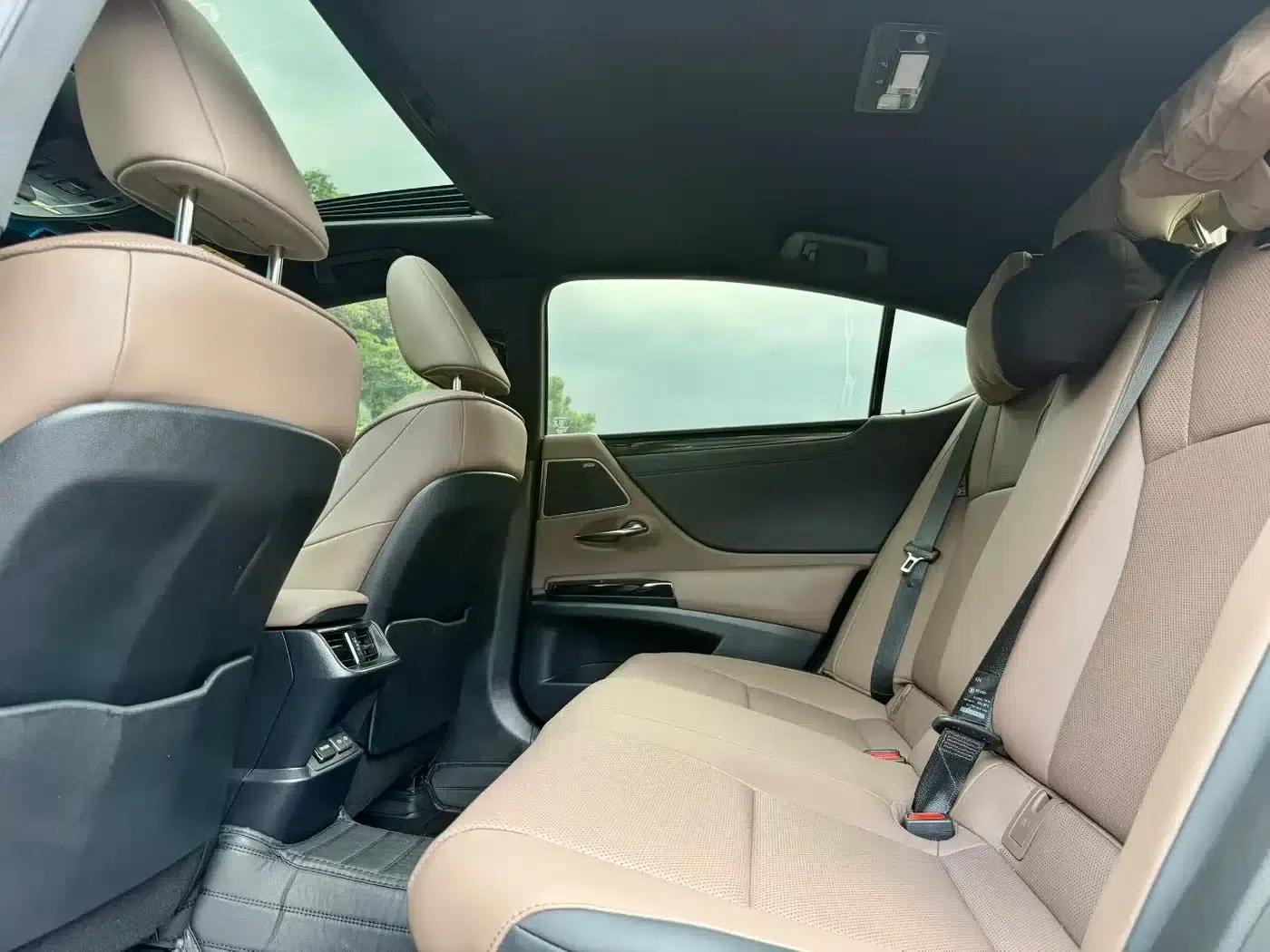 Lexus ES 2022 300h Premium Edition — миниатюра 5