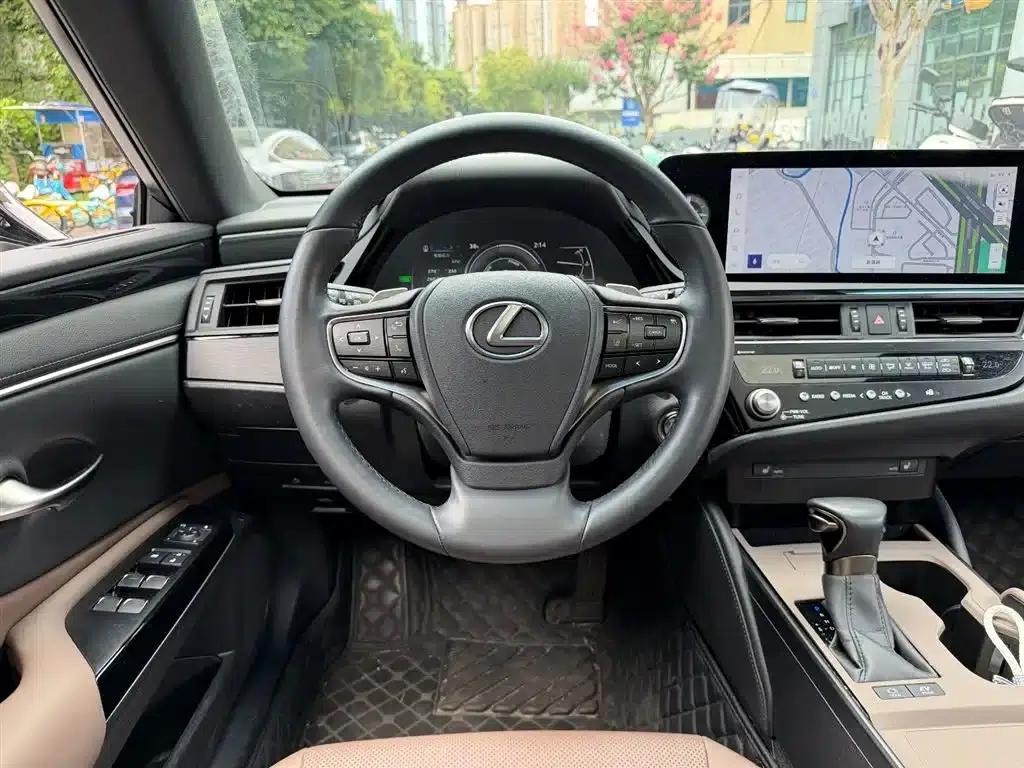 Lexus ES 2022 300h Premium Edition — миниатюра 14