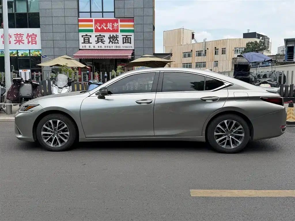 Lexus ES 2022 300h Premium Edition — миниатюра 3