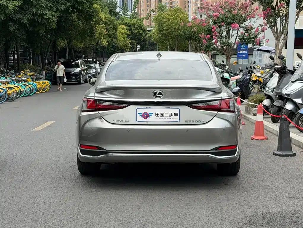 Lexus ES 2022 300h Premium Edition — миниатюра 5