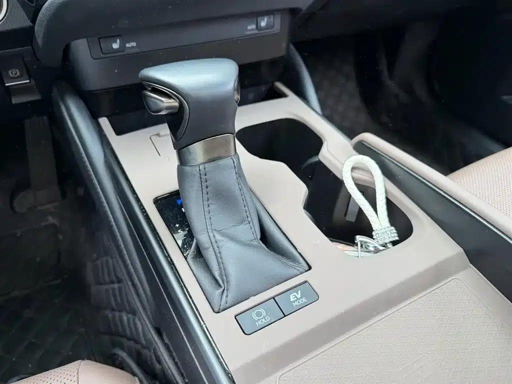 Lexus ES 2022 300h Premium Edition — миниатюра 9