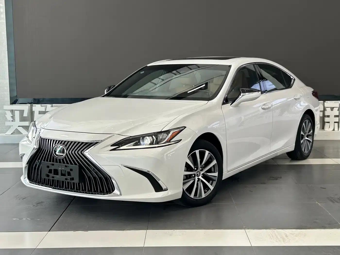 Lexus ES 2018 260 Premium Edition (China VI Emission Standard) — миниатюра 1