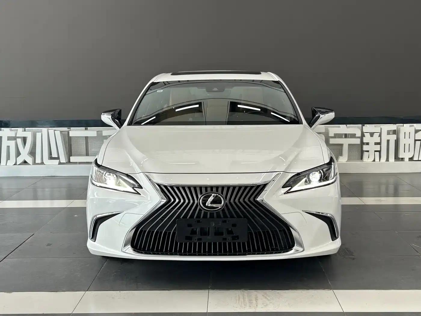 Lexus ES 2018 260 Premium Edition (China VI Emission Standard) — миниатюра 2
