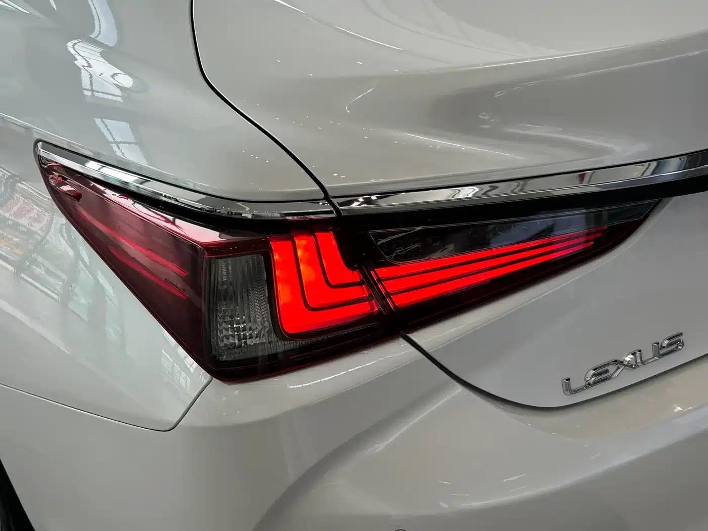 Lexus ES 2018 260 Premium Edition (China VI Emission Standard) — миниатюра 21