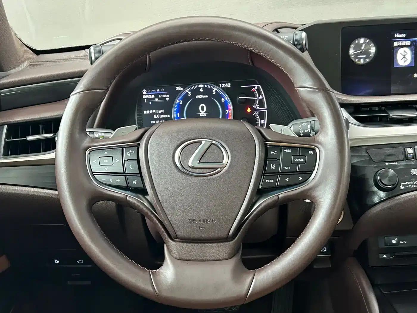 Lexus ES 2018 260 Premium Edition (China VI Emission Standard) — миниатюра 28