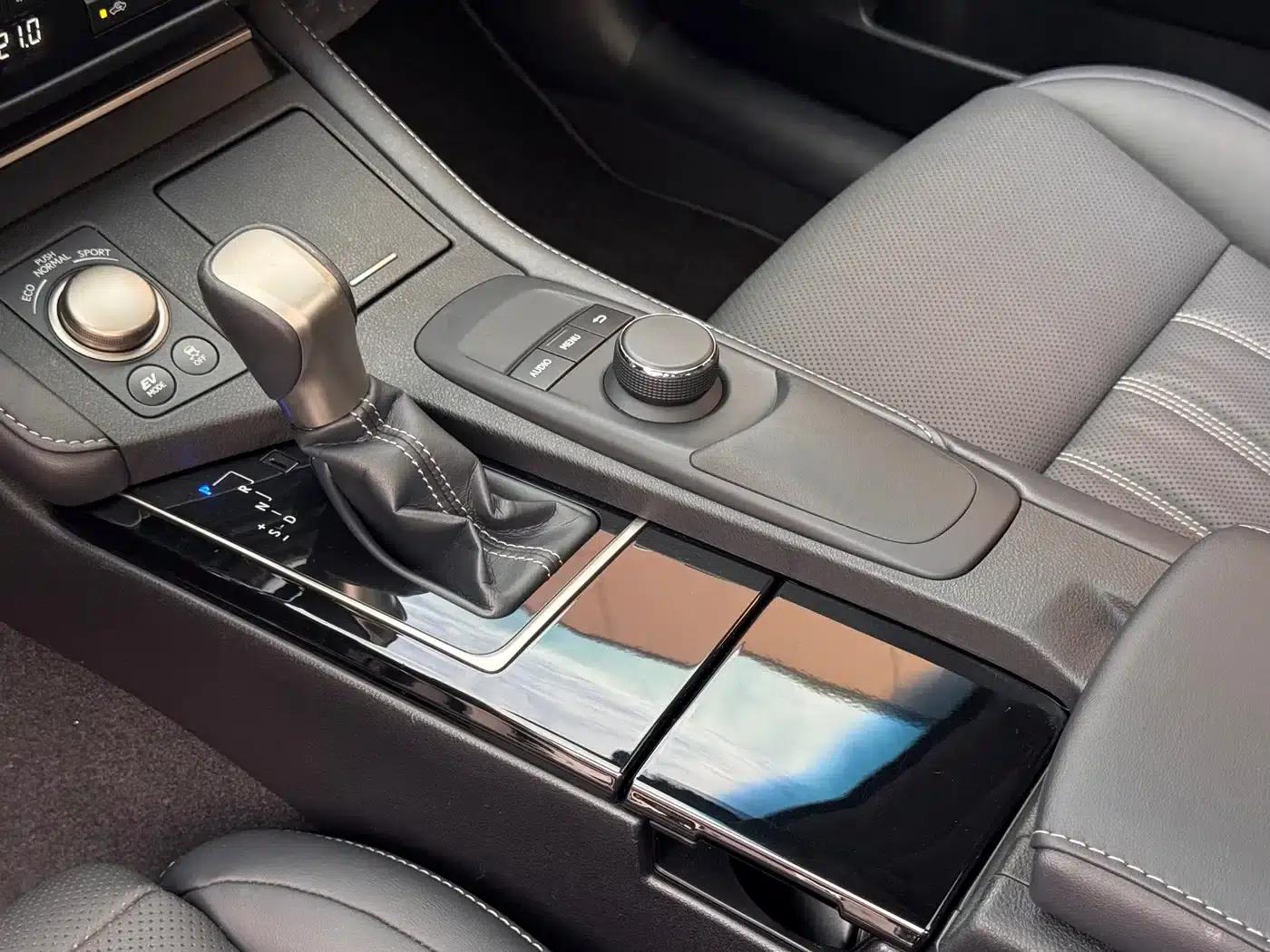 Lexus ES 2015 300h Comfort Edition — миниатюра 13