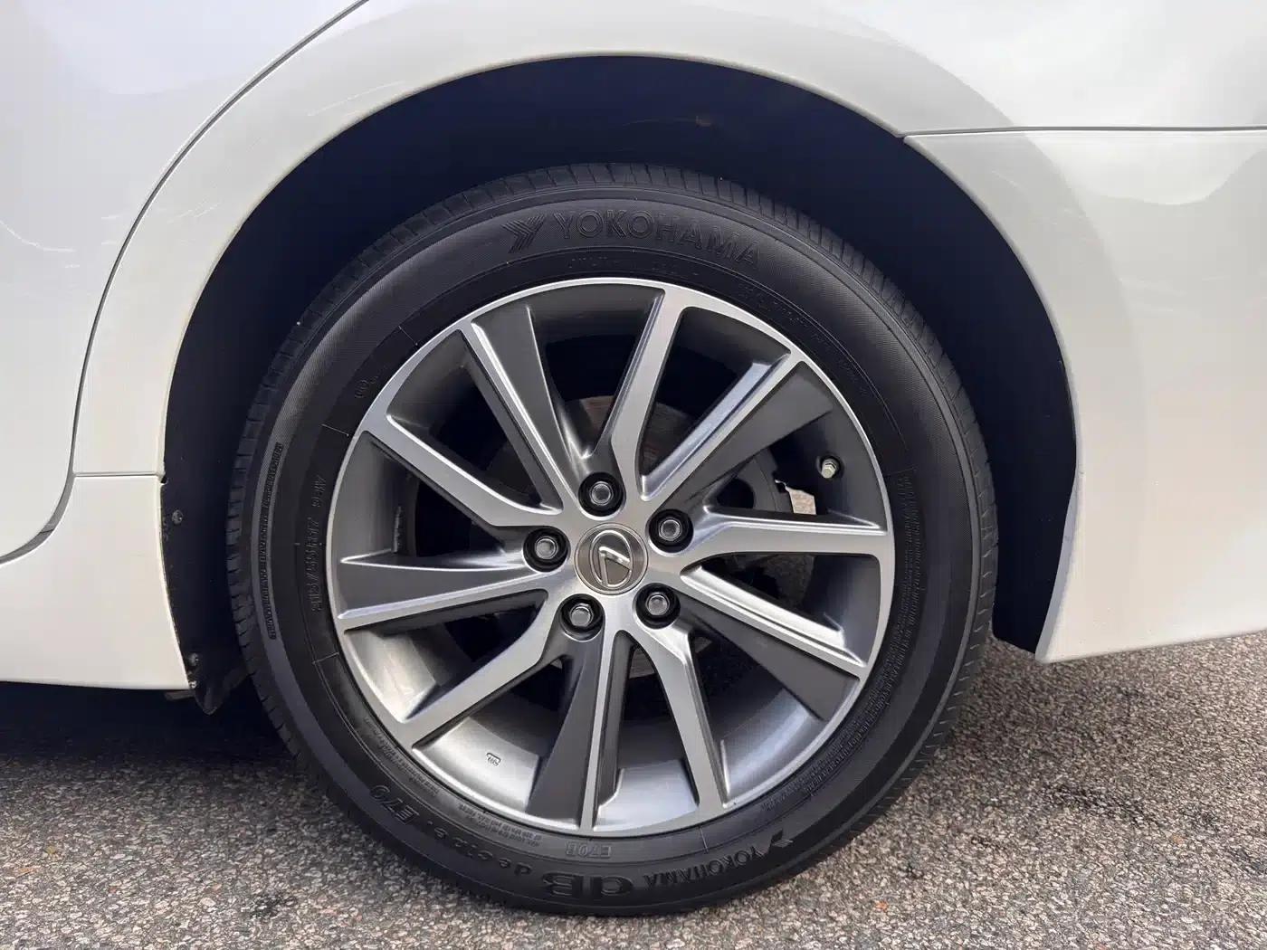 Lexus ES 2015 300h Comfort Edition — миниатюра 21