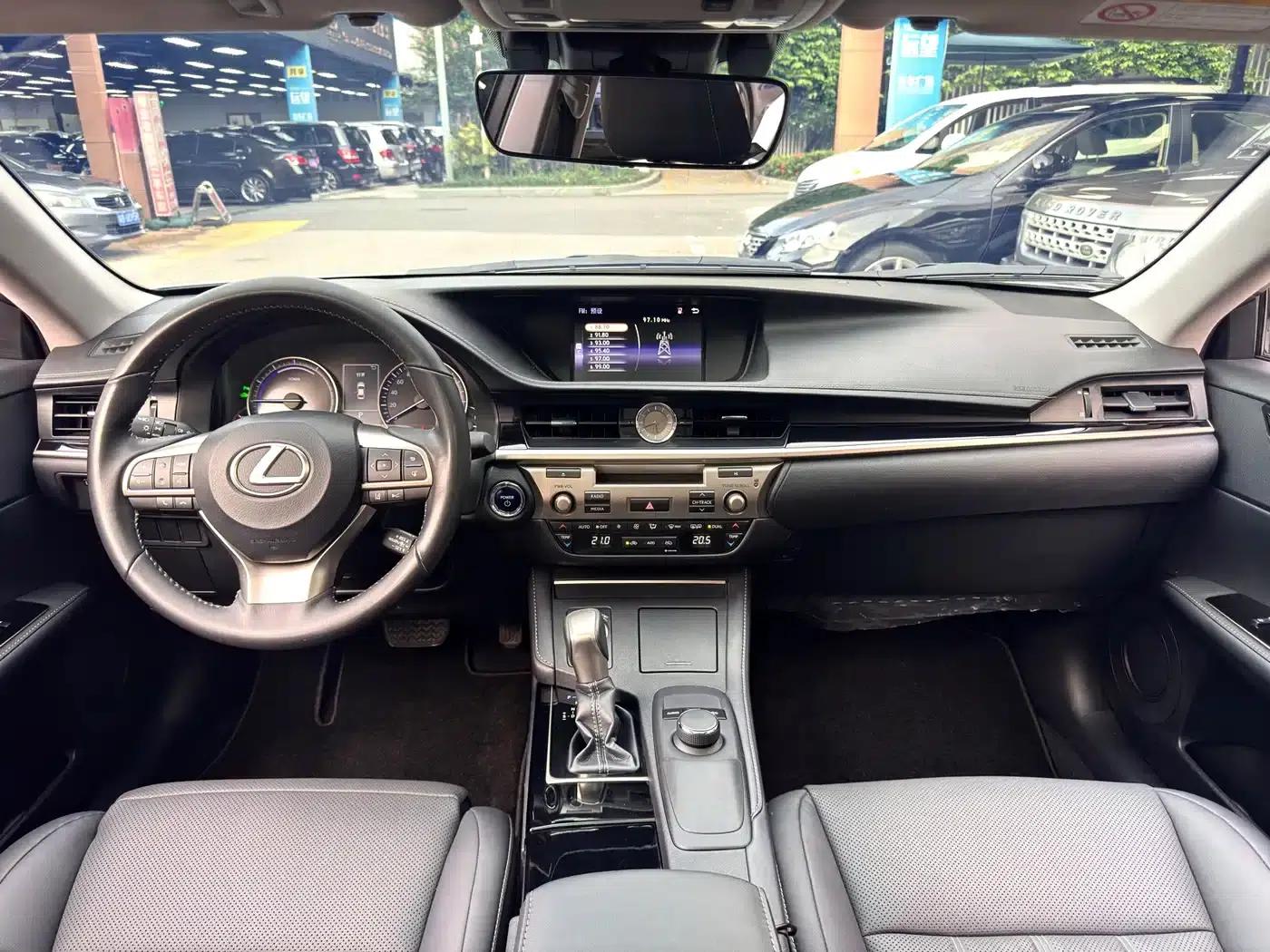Lexus ES 2015 300h Comfort Edition — миниатюра 7