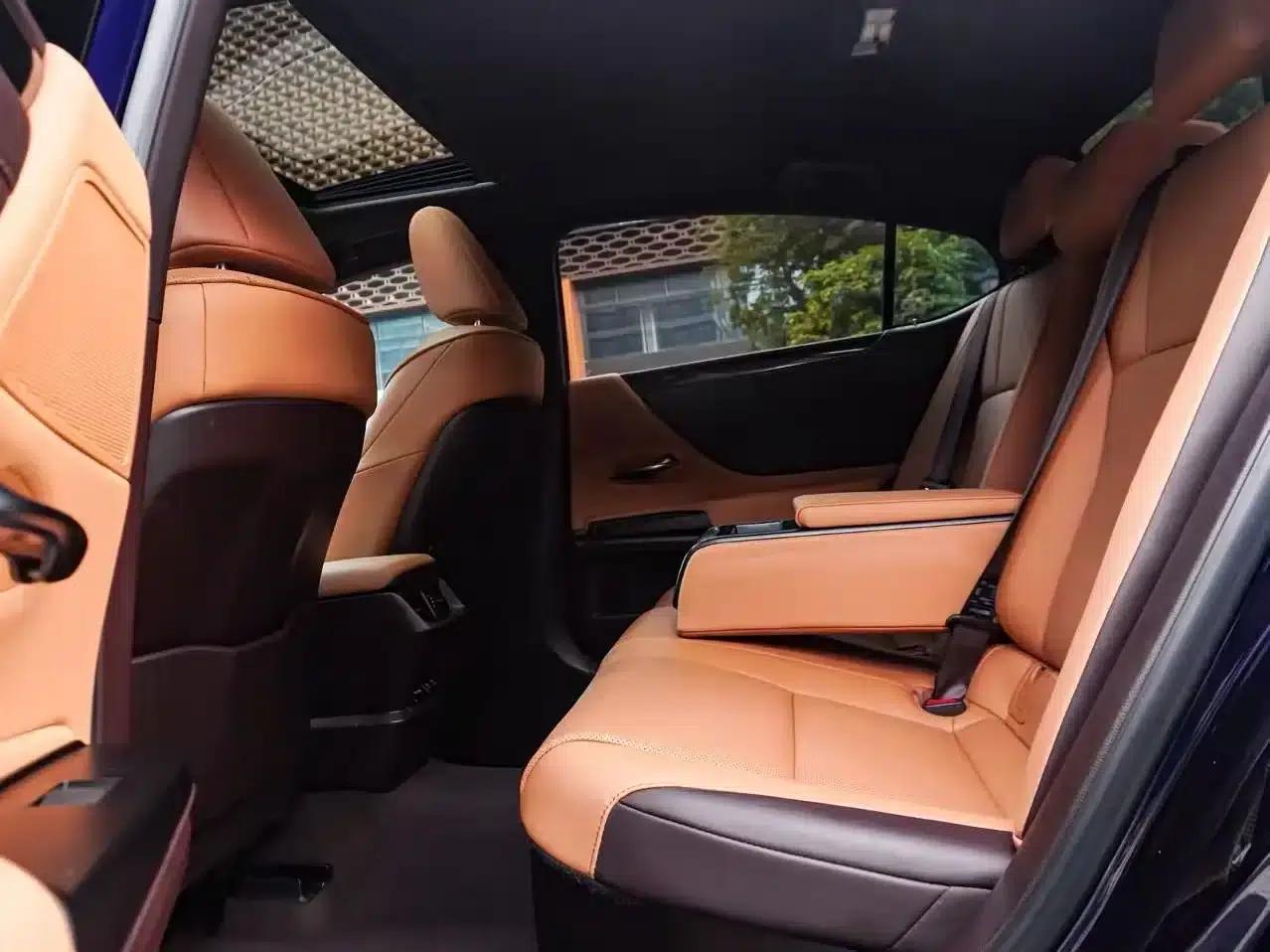Lexus ES 2020 300h Premium Edition — миниатюра 11