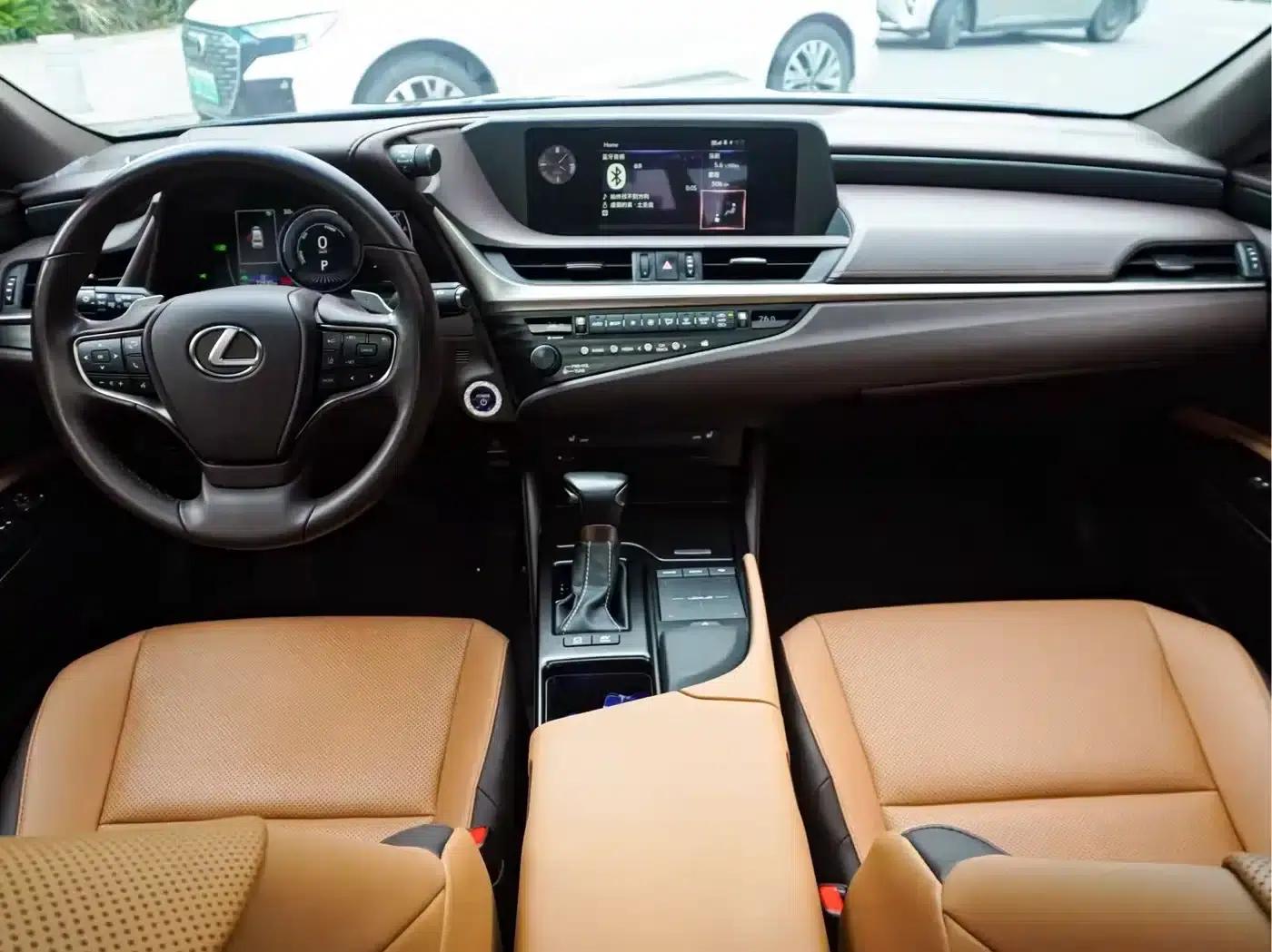 Lexus ES 2020 300h Premium Edition — миниатюра 14