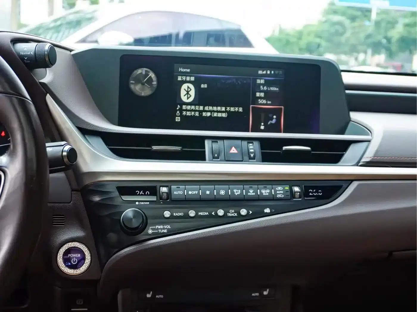 Lexus ES 2020 300h Premium Edition — миниатюра 18
