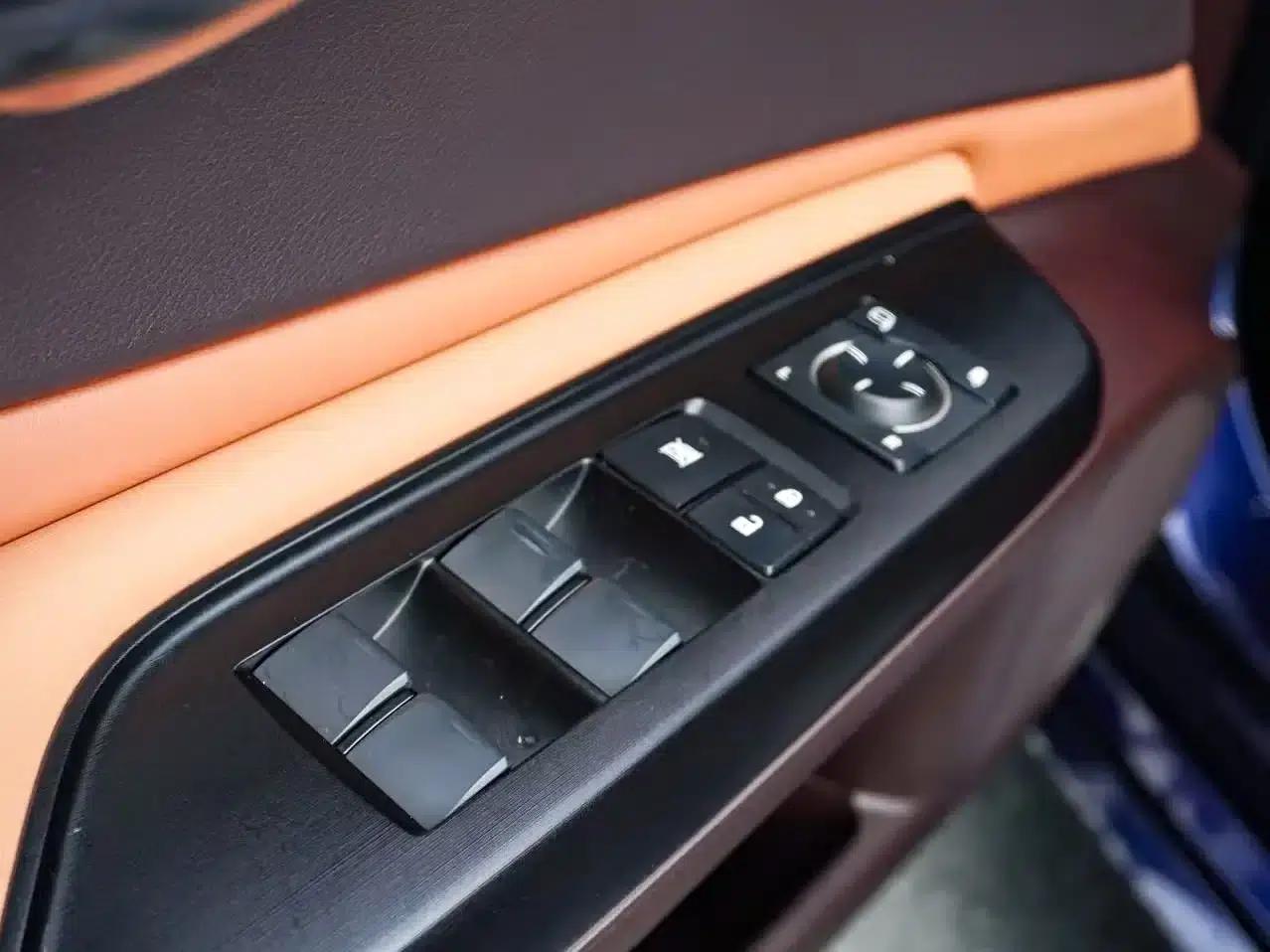 Lexus ES 2020 300h Premium Edition — миниатюра 25