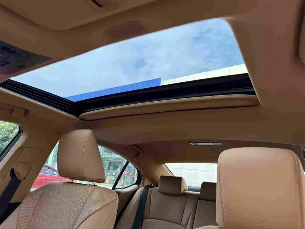 Lexus ES 2025 200 Premium Edition — миниатюра 9