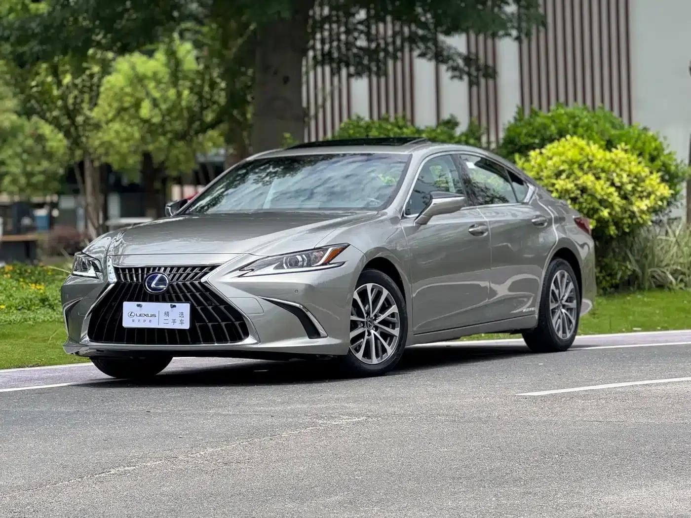 Lexus ES 2021 300h Premium Edition — миниатюра 1
