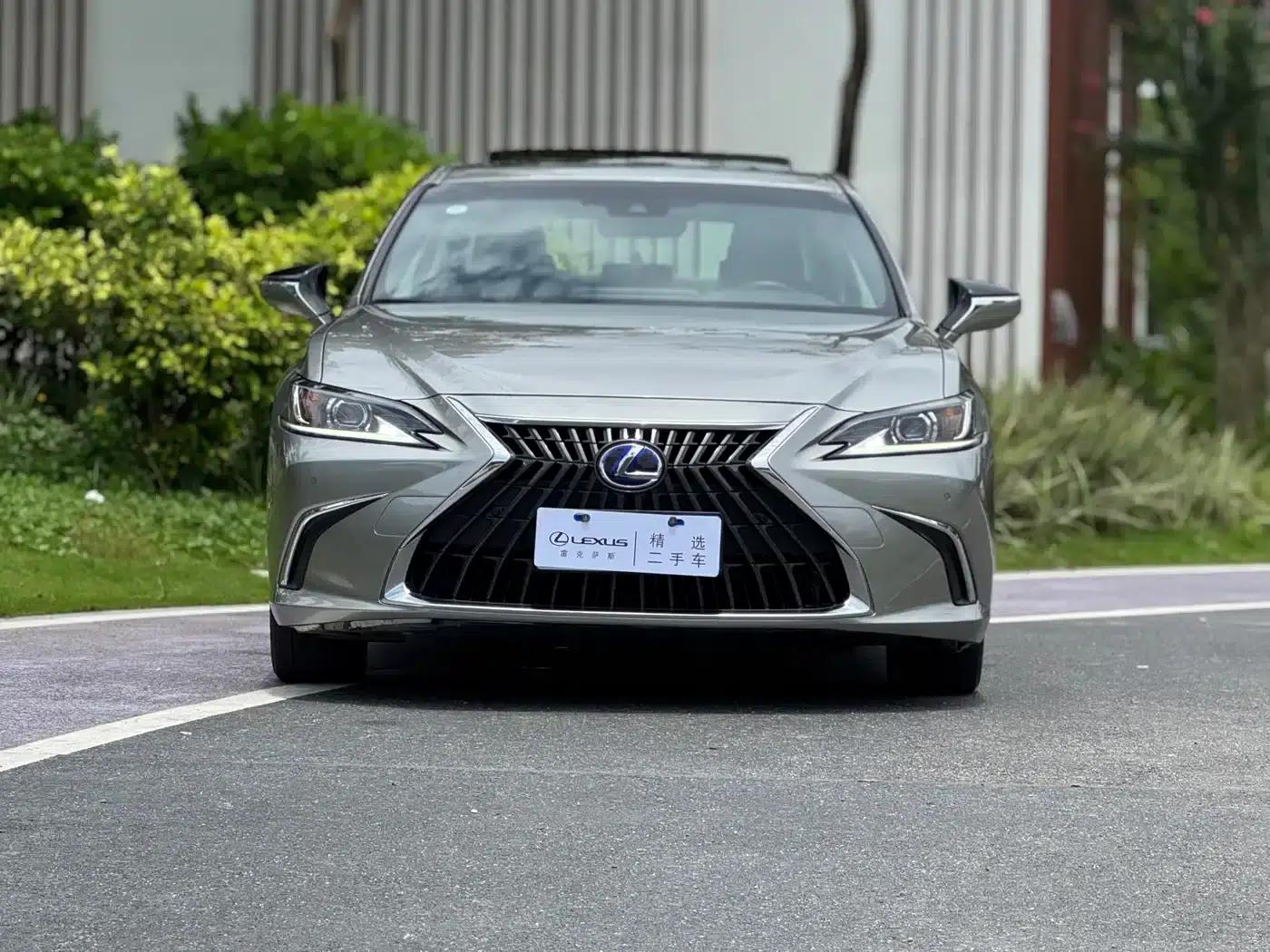Lexus ES 2021 300h Premium Edition — миниатюра 2