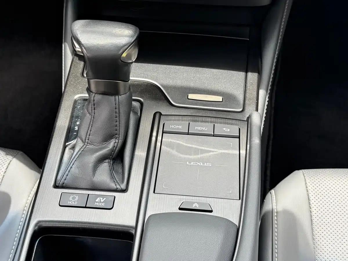Lexus ES 2021 300h Premium Edition — миниатюра 10