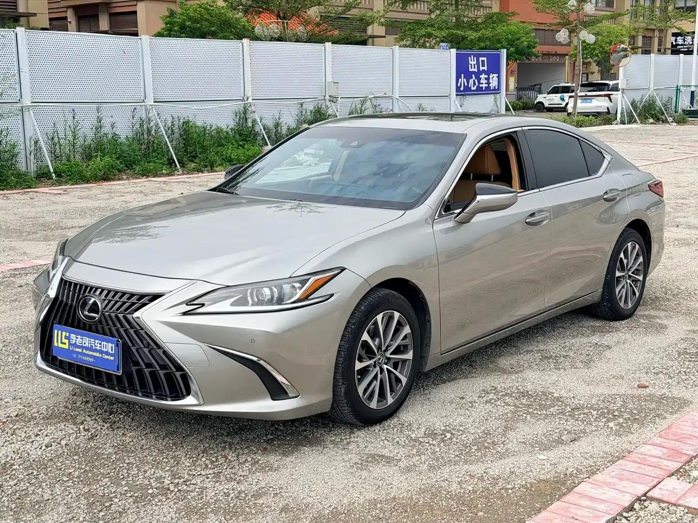 Lexus ES 2022 200 Premium Edition — миниатюра 1