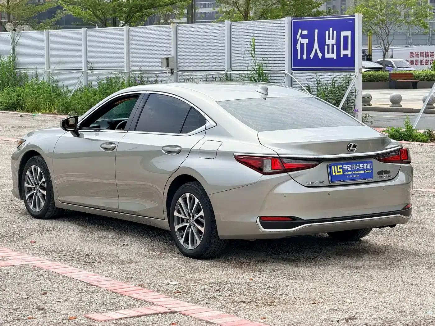 Lexus ES 2022 200 Premium Edition — миниатюра 6