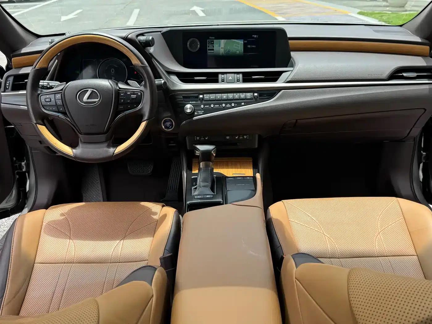 Lexus ES 2020 300h Premium Edition — миниатюра 6