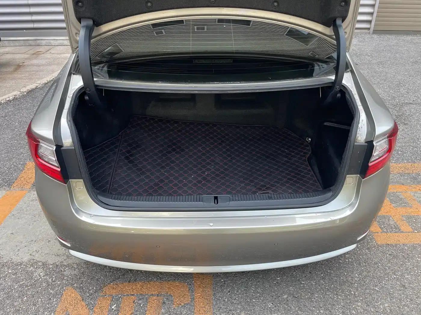 Lexus ES 2015 300h Comfort Edition — миниатюра 22