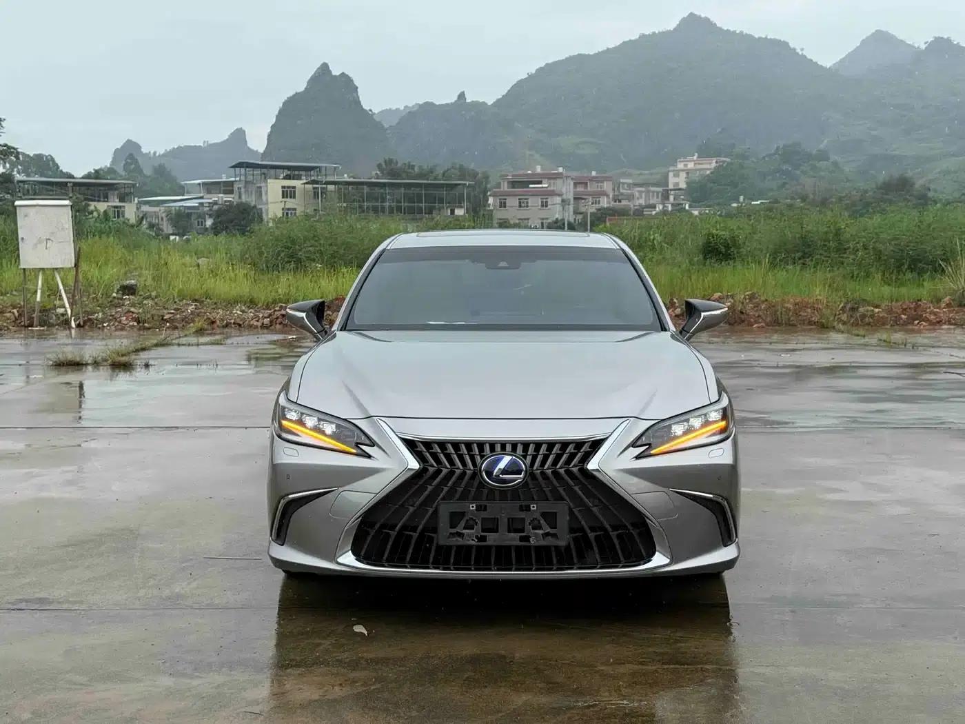 Lexus ES 2021 300h Premium Edition — миниатюра 2