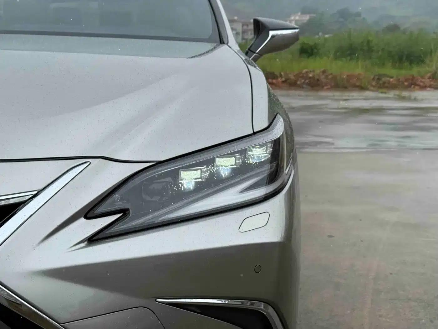 Lexus ES 2021 300h Premium Edition — миниатюра 12