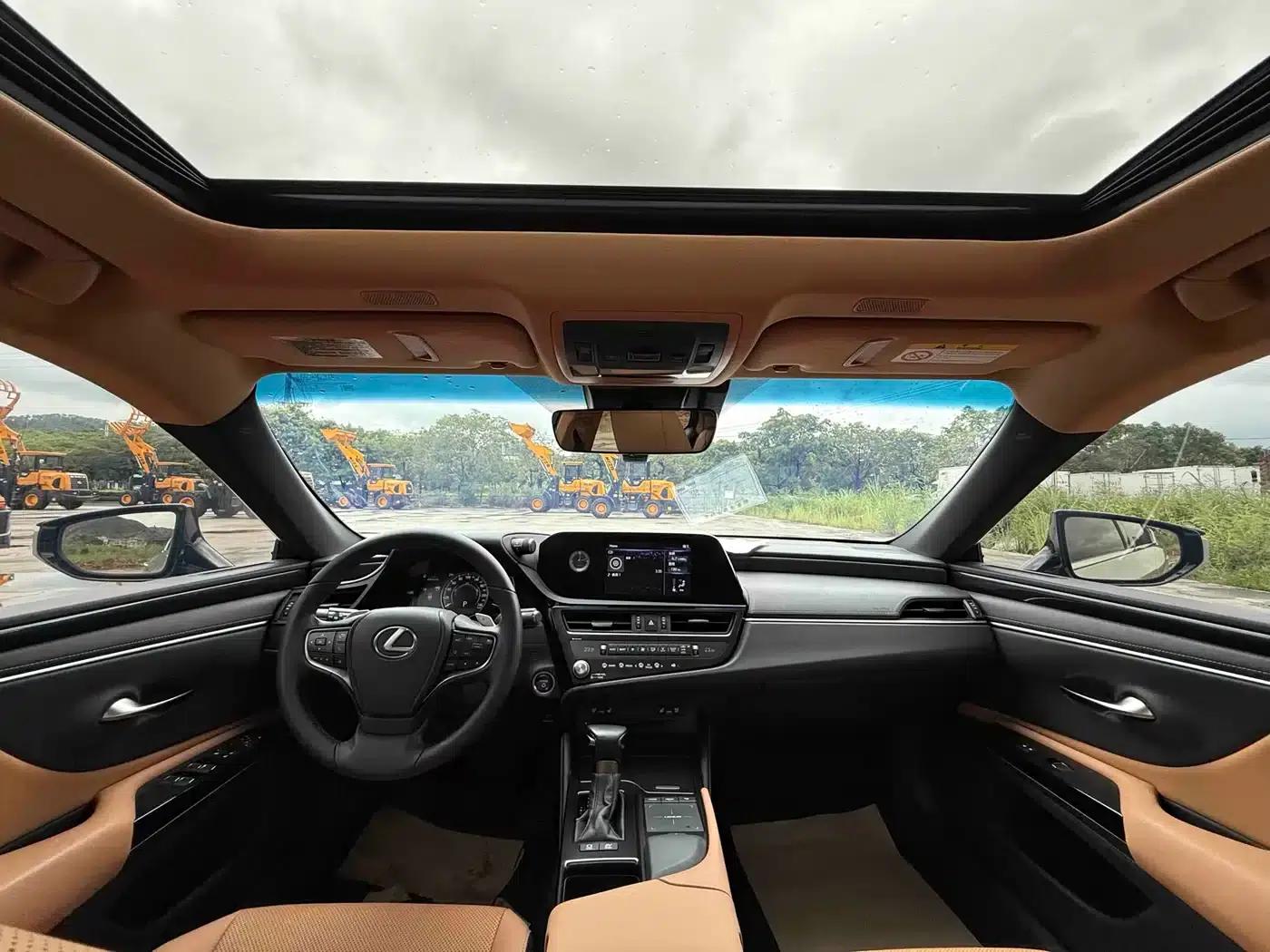Lexus ES 2021 300h Premium Edition — миниатюра 5