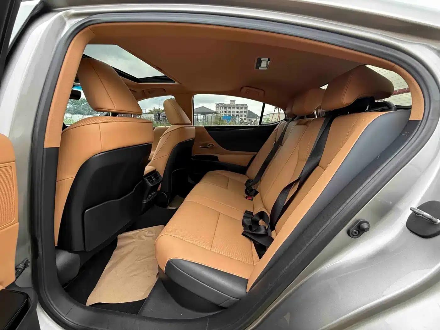 Lexus ES 2021 300h Premium Edition — миниатюра 6