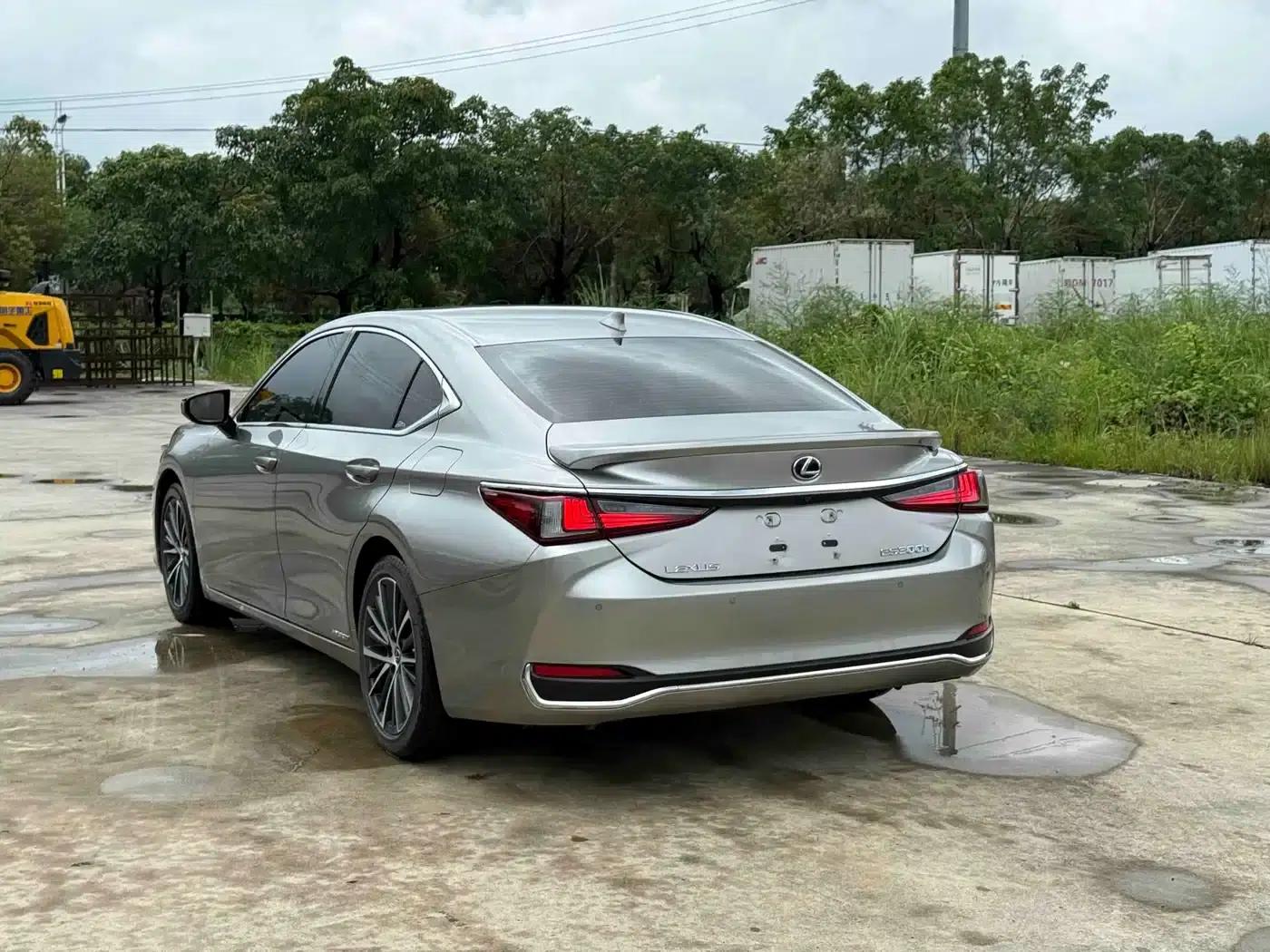 Lexus ES 2021 300h Premium Edition — миниатюра 7