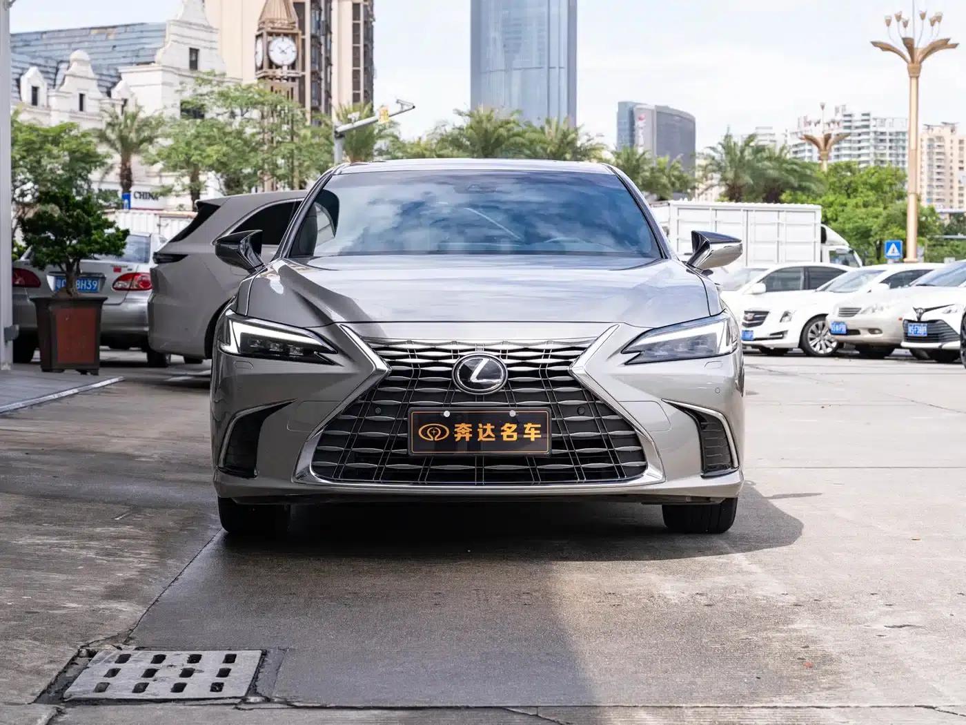 Lexus ES 2025 200 Premium Edition — миниатюра 2