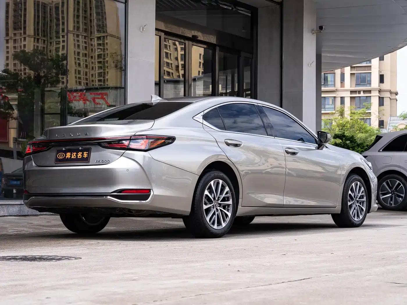 Lexus ES 2025 200 Premium Edition — миниатюра 3