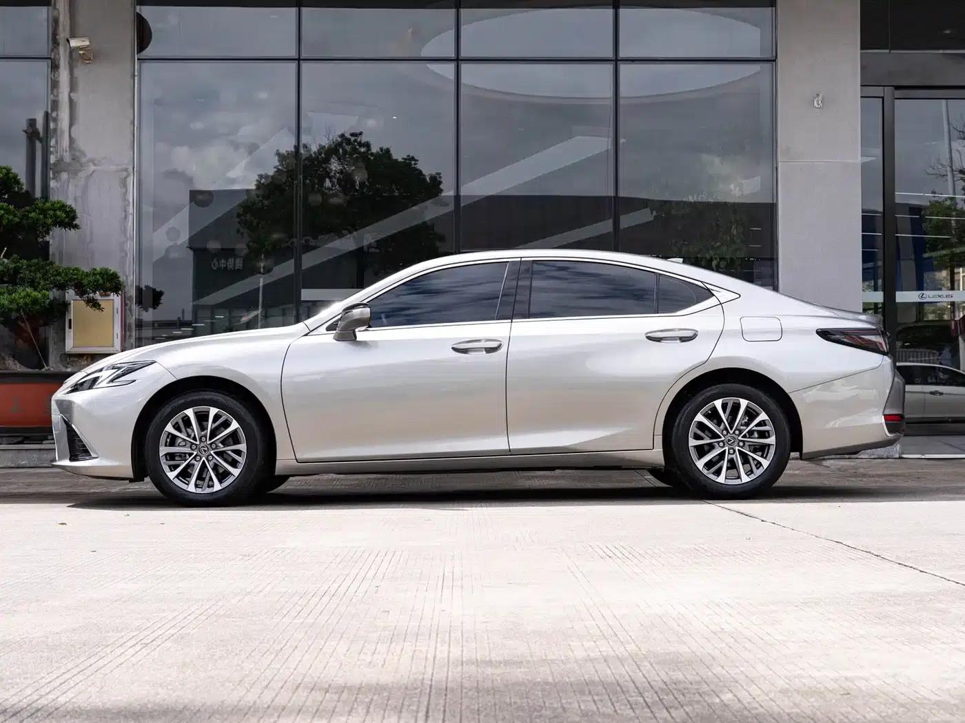Lexus ES 2025 200 Premium Edition — миниатюра 4