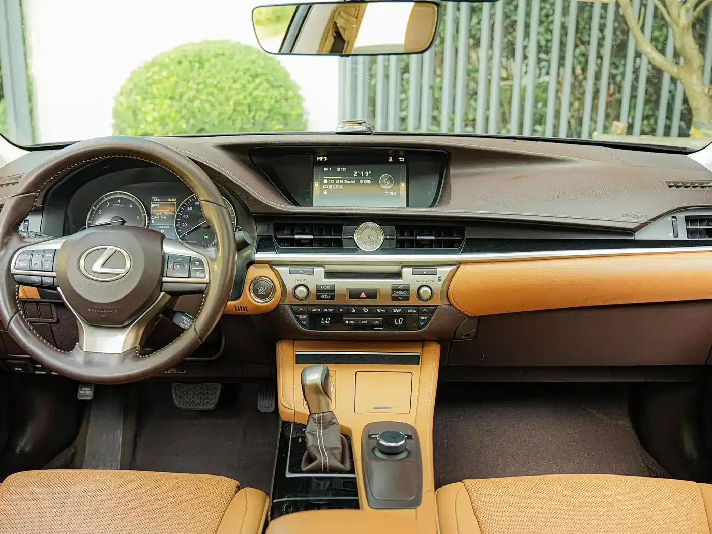 Lexus ES 2015 200 Elite Edition — миниатюра 16