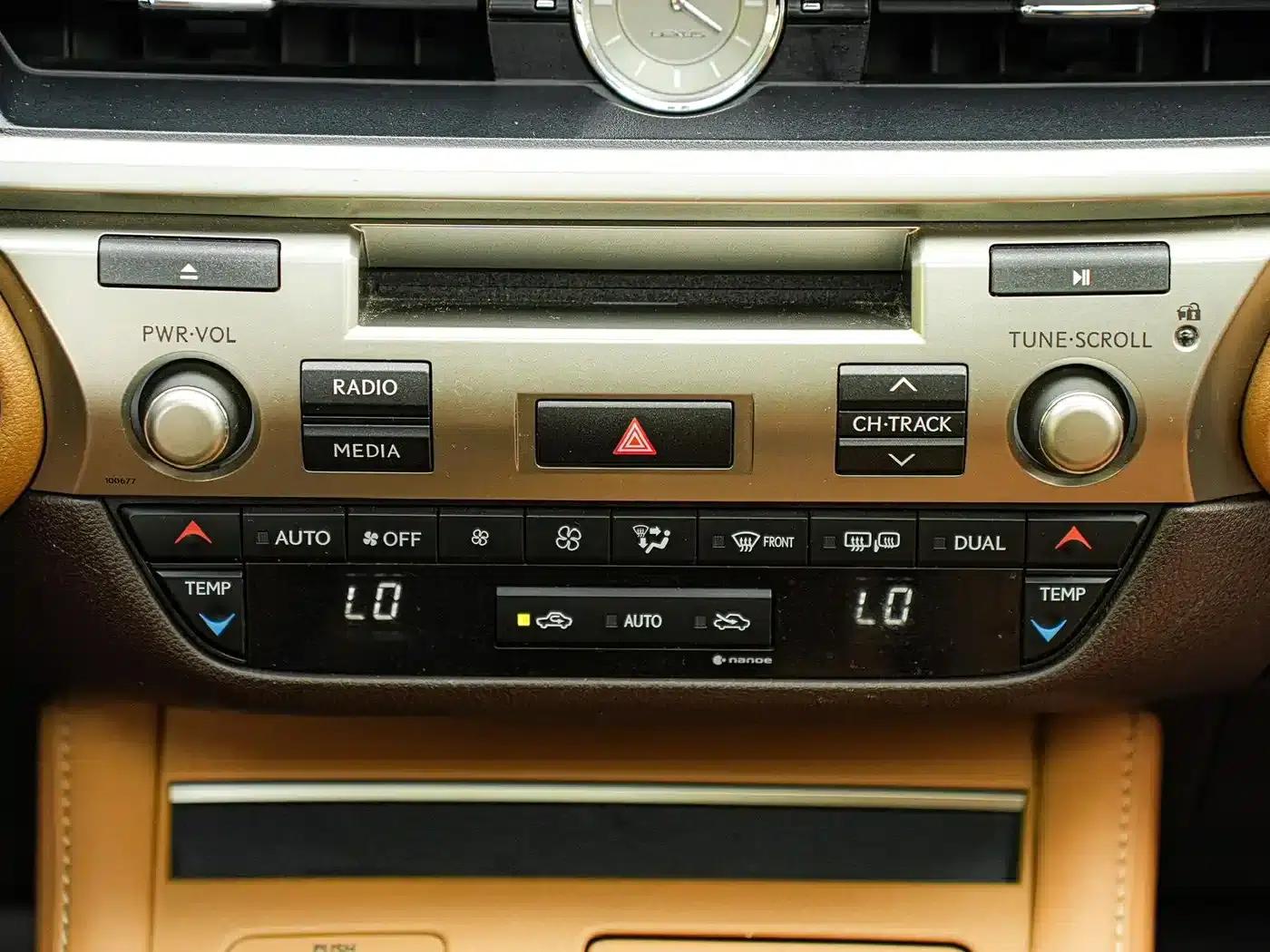 Lexus ES 2015 200 Elite Edition — миниатюра 19