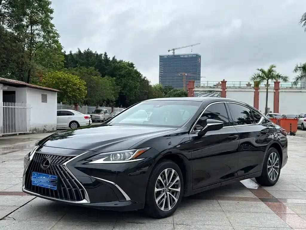 Lexus ES 2024 200 Premium Edition — миниатюра 1