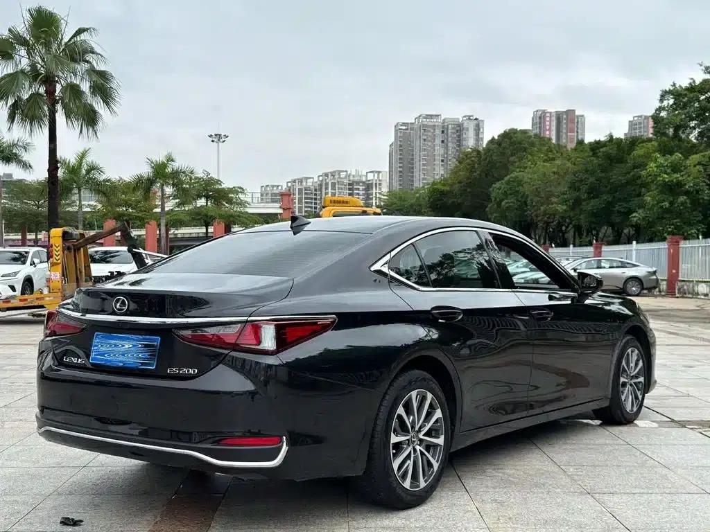 Lexus ES 2024 200 Premium Edition — миниатюра 3
