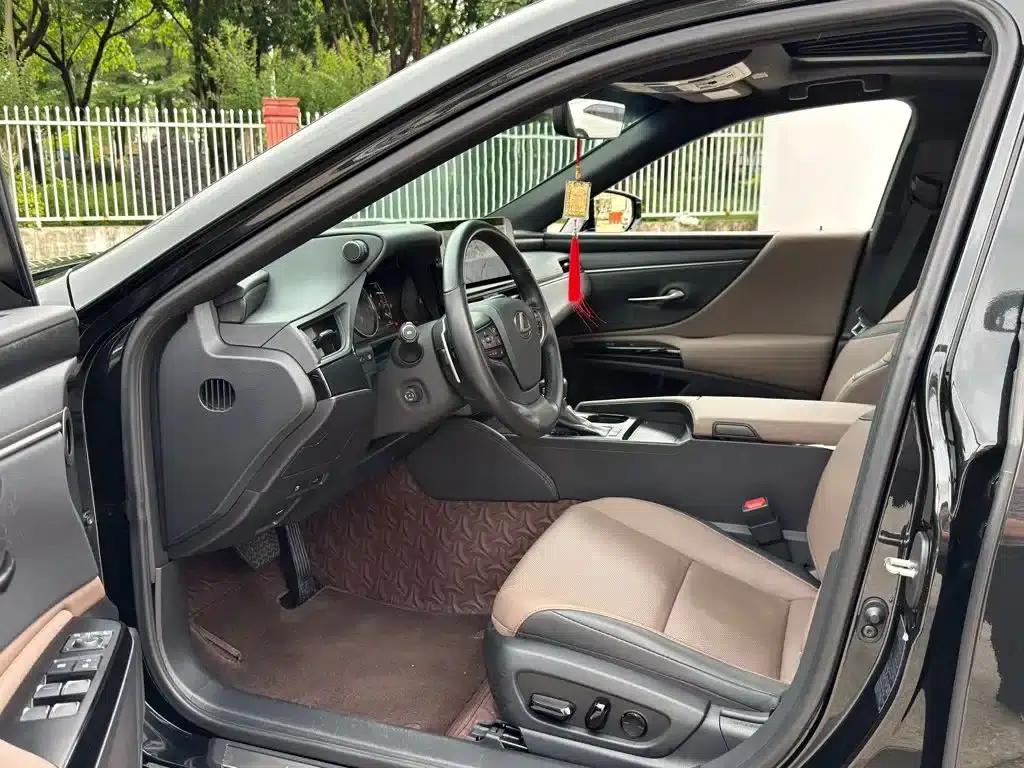 Lexus ES 2024 200 Premium Edition — миниатюра 4