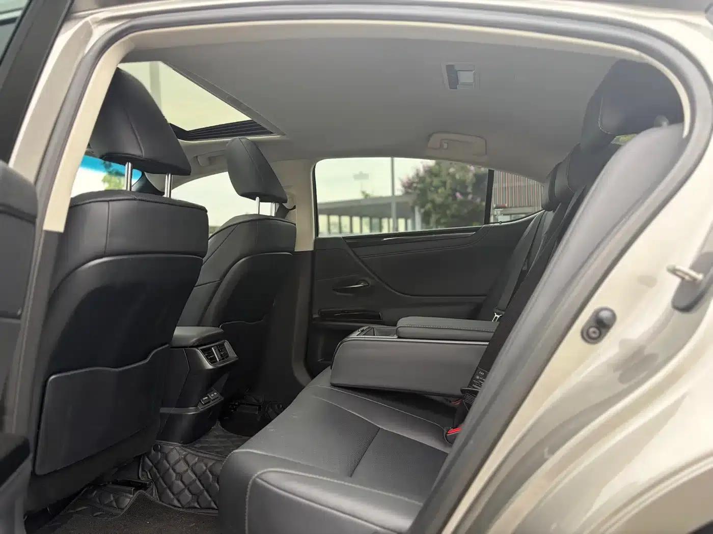 Lexus ES 2023 200 Premium Edition — миниатюра 11