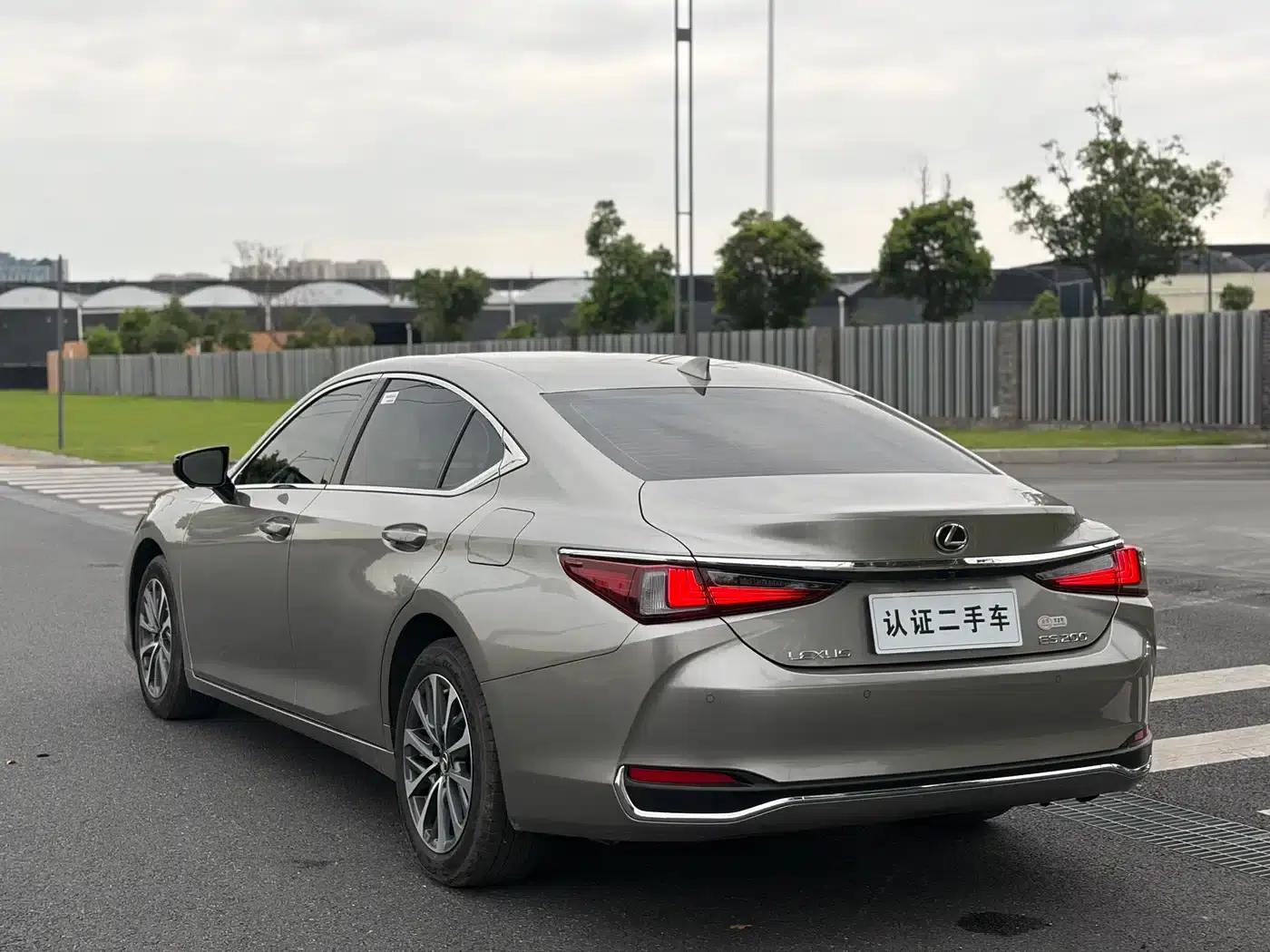 Lexus ES 2023 200 Premium Edition — миниатюра 17