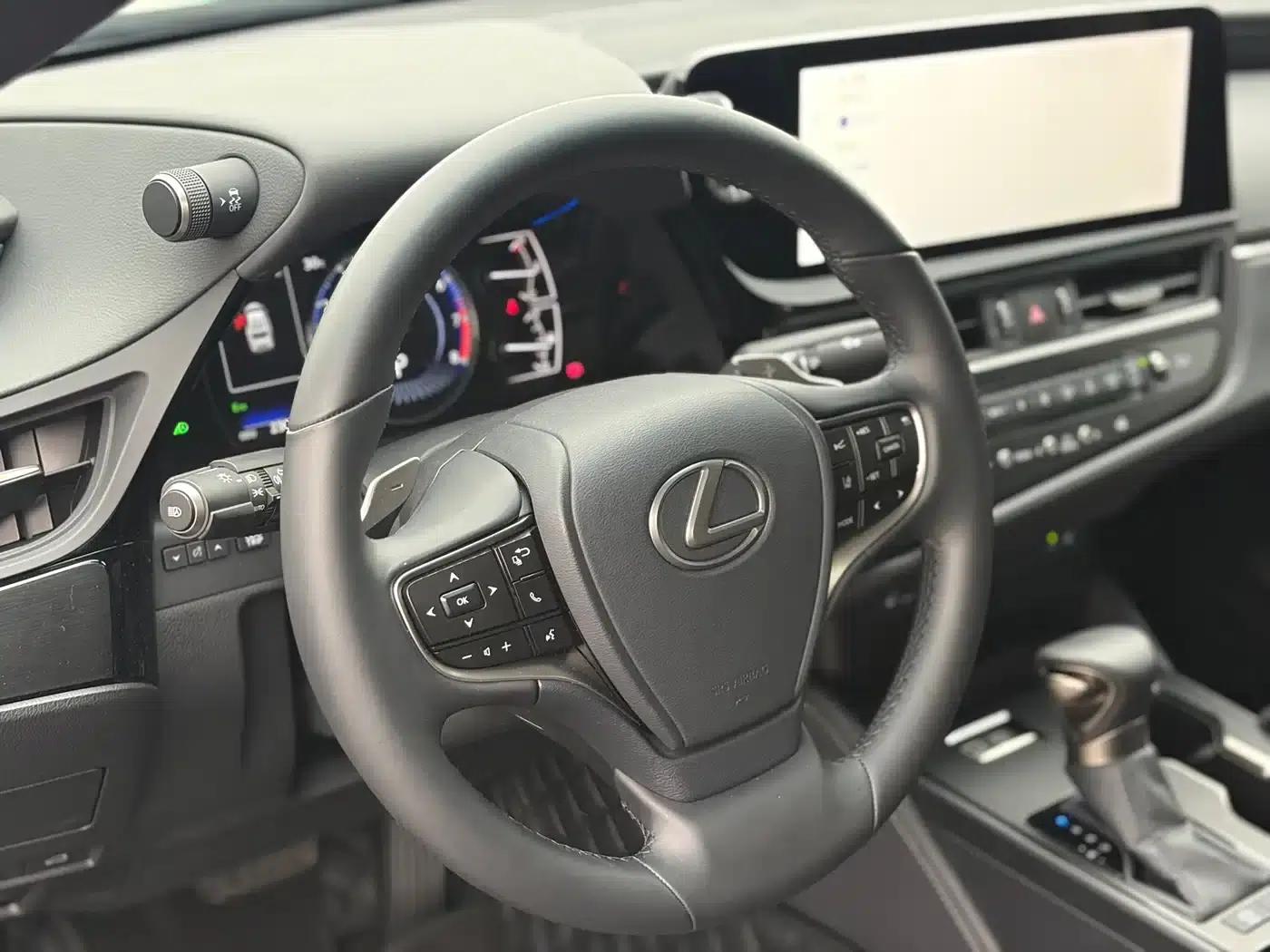 Lexus ES 2023 200 Premium Edition — миниатюра 4