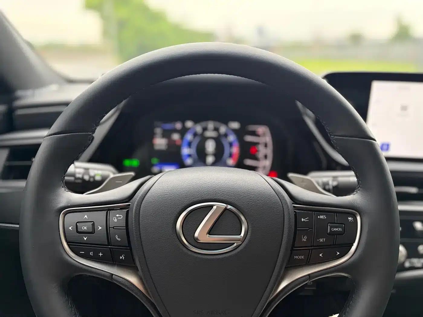 Lexus ES 2023 200 Premium Edition — миниатюра 10