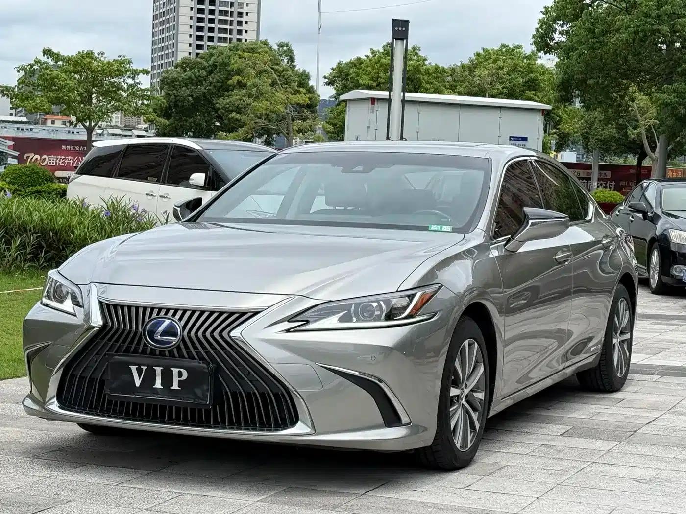 Lexus ES 2018 300h Premium Edition (China V emission standard) — миниатюра 1