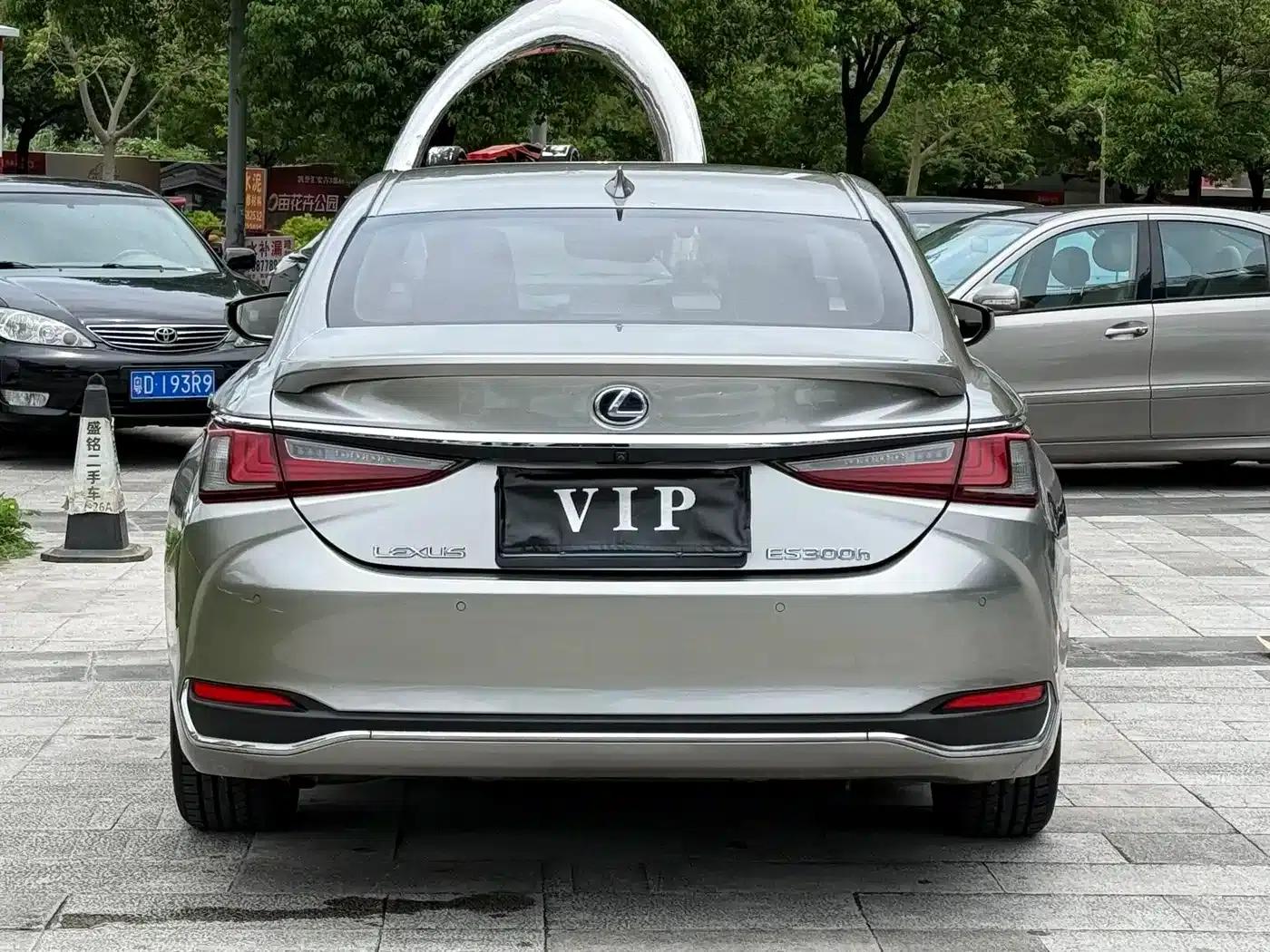 Lexus ES 2018 300h Premium Edition (China V emission standard) — миниатюра 4