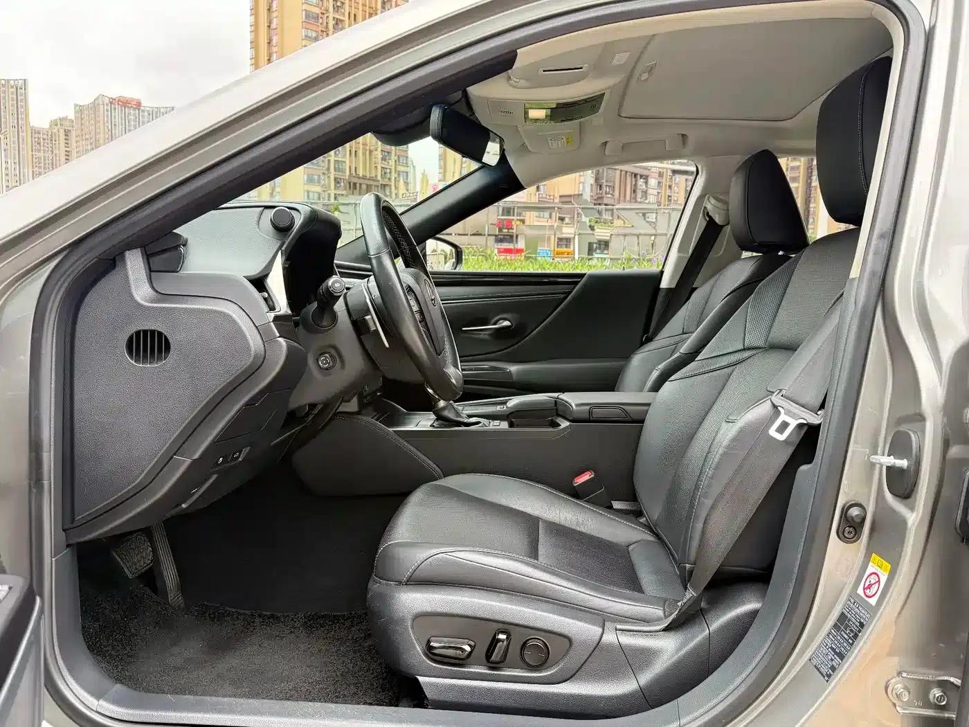 Lexus ES 2018 300h Premium Edition (China V emission standard) — миниатюра 5